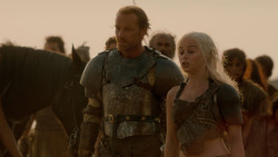 extant_GameOfThrones_2x04-GardenOfBones_3428