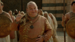 extant_GameOfThrones_2x04-GardenOfBones_3435