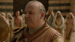 extant_GameOfThrones_2x04-GardenOfBones_3492