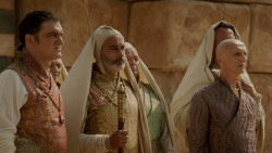 extant_GameOfThrones_2x04-GardenOfBones_3493