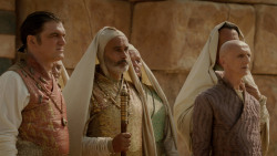 extant_GameOfThrones_2x04-GardenOfBones_3495