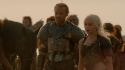 extant_GameOfThrones_2x04-GardenOfBones_3505