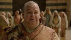 extant_GameOfThrones_2x04-GardenOfBones_3513