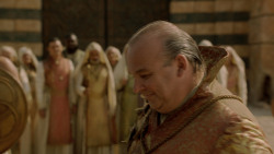 extant_GameOfThrones_2x04-GardenOfBones_3553