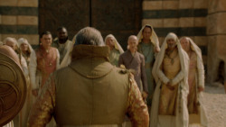 extant_GameOfThrones_2x04-GardenOfBones_3556