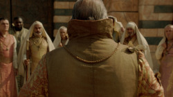 extant_GameOfThrones_2x04-GardenOfBones_3565