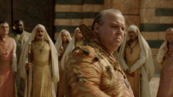 extant_GameOfThrones_2x04-GardenOfBones_3568