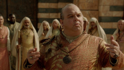 extant_GameOfThrones_2x04-GardenOfBones_3576