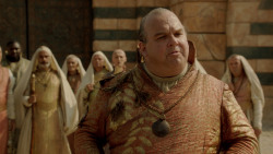 extant_GameOfThrones_2x04-GardenOfBones_3587