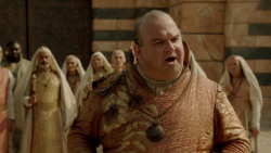 extant_GameOfThrones_2x04-GardenOfBones_3592