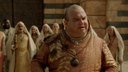 extant_GameOfThrones_2x04-GardenOfBones_3596