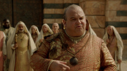 extant_GameOfThrones_2x04-GardenOfBones_3597