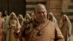 extant_GameOfThrones_2x04-GardenOfBones_3602