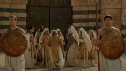 extant_GameOfThrones_2x04-GardenOfBones_3611