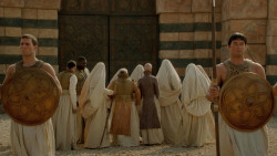 extant_GameOfThrones_2x04-GardenOfBones_3614
