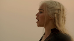 extant_GameOfThrones_2x04-GardenOfBones_3625