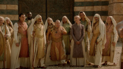 extant_GameOfThrones_2x04-GardenOfBones_3663