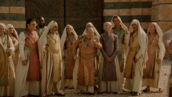 extant_GameOfThrones_2x04-GardenOfBones_3664