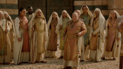 extant_GameOfThrones_2x04-GardenOfBones_3676