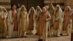 extant_GameOfThrones_2x04-GardenOfBones_3677