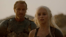 extant_GameOfThrones_2x04-GardenOfBones_3684