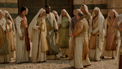 extant_GameOfThrones_2x04-GardenOfBones_3686