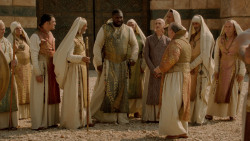 extant_GameOfThrones_2x04-GardenOfBones_3687