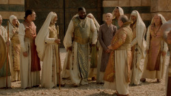 extant_GameOfThrones_2x04-GardenOfBones_3688