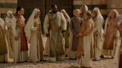 extant_GameOfThrones_2x04-GardenOfBones_3689