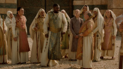 extant_GameOfThrones_2x04-GardenOfBones_3692