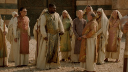 extant_GameOfThrones_2x04-GardenOfBones_3694