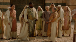 extant_GameOfThrones_2x04-GardenOfBones_3695