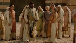 extant_GameOfThrones_2x04-GardenOfBones_3696