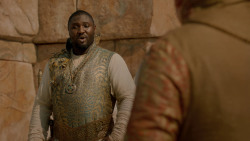 extant_GameOfThrones_2x04-GardenOfBones_3708