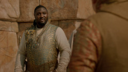 extant_GameOfThrones_2x04-GardenOfBones_3709