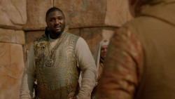 extant_GameOfThrones_2x04-GardenOfBones_3710