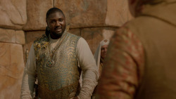 extant_GameOfThrones_2x04-GardenOfBones_3714