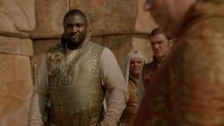 extant_GameOfThrones_2x04-GardenOfBones_3720