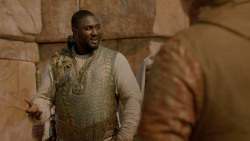 extant_GameOfThrones_2x04-GardenOfBones_3735