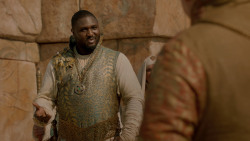 extant_GameOfThrones_2x04-GardenOfBones_3737