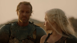 extant_GameOfThrones_2x04-GardenOfBones_3744