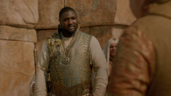 extant_GameOfThrones_2x04-GardenOfBones_3759