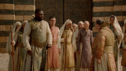 extant_GameOfThrones_2x04-GardenOfBones_3766