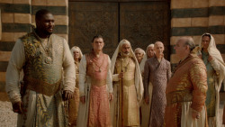 extant_GameOfThrones_2x04-GardenOfBones_3780