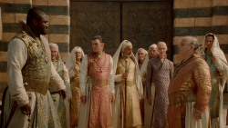 extant_GameOfThrones_2x04-GardenOfBones_3781