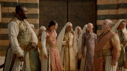 extant_GameOfThrones_2x04-GardenOfBones_3784