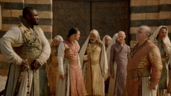 extant_GameOfThrones_2x04-GardenOfBones_3785