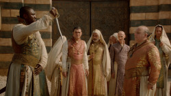 extant_GameOfThrones_2x04-GardenOfBones_3788