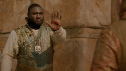extant_GameOfThrones_2x04-GardenOfBones_3807