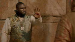 extant_GameOfThrones_2x04-GardenOfBones_3808